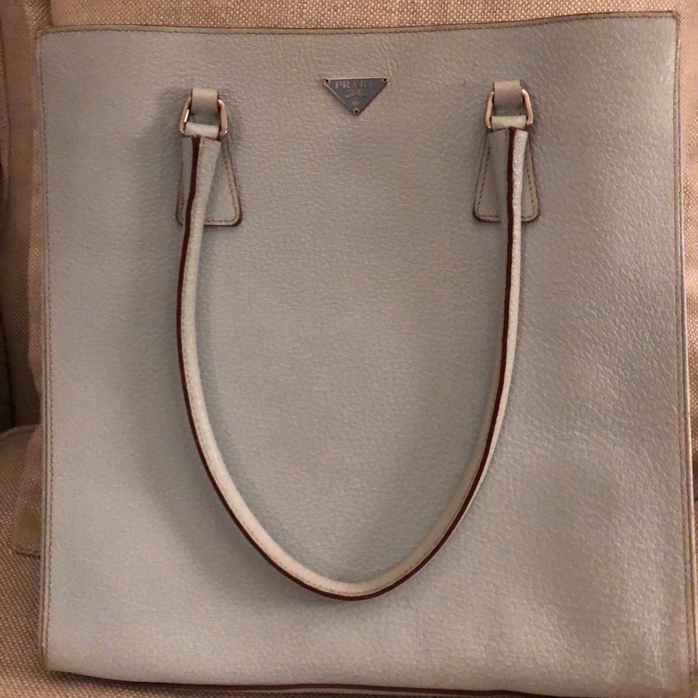 Authentic Prada tote ❤️❤️
